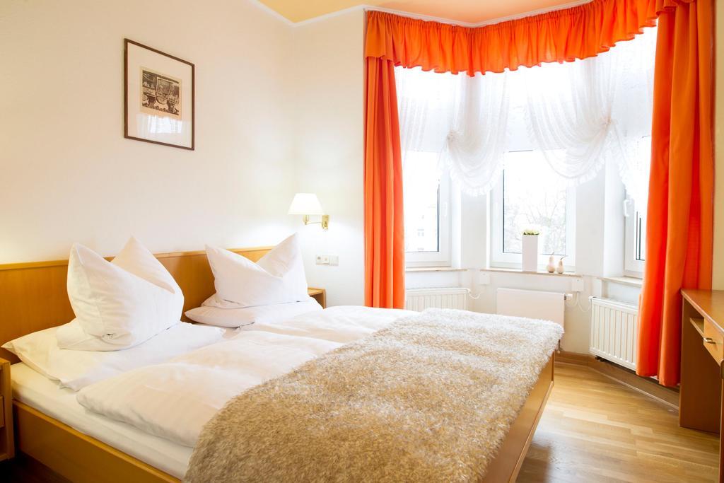 Hotel Heinz Plauen Phòng bức ảnh