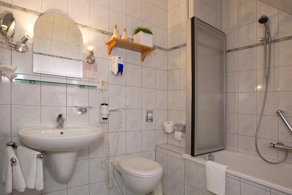 Hotel Heinz Plauen Phòng bức ảnh